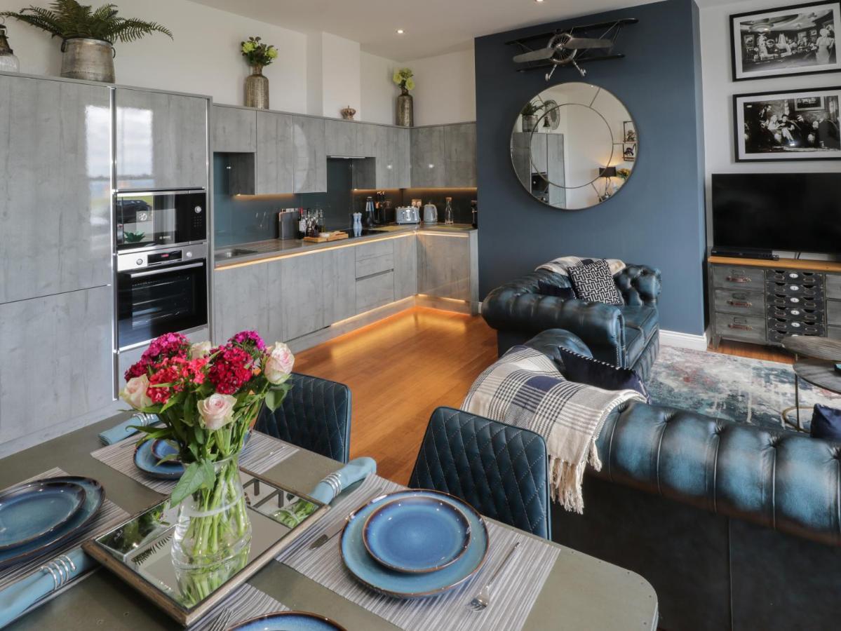 Apartamento Sapphire Seas Whitby Exterior foto